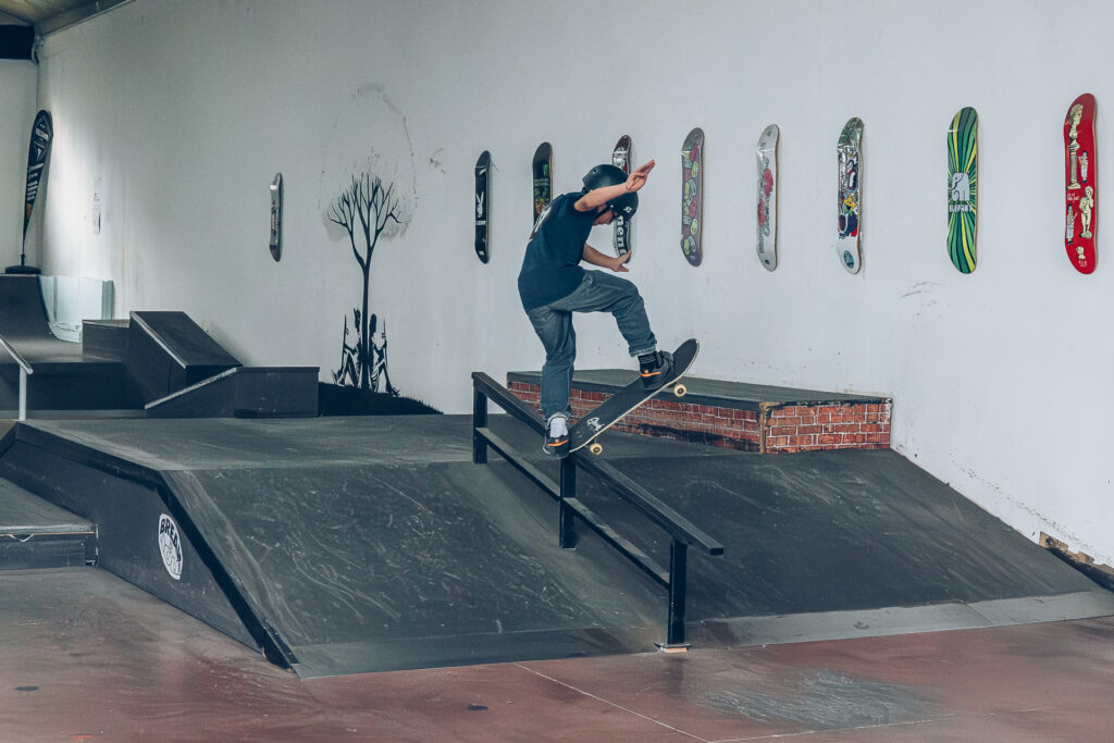 Andrea Lembo Fs Bluntslide Fs Shove it Out - Ph. Eva