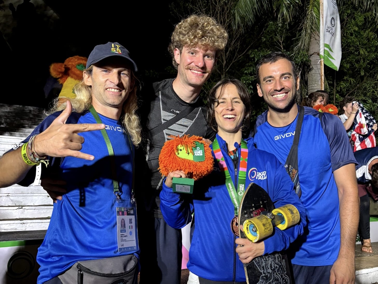 Giulia Bottazzin, bronzo nel Time Trial di Skateboard Downhill ai World Skate Games ASU26, insieme al team.